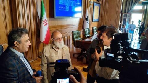 حضور چمران در جلسه امروز شورای شهر تهران بعد از چند هفته بیماری
