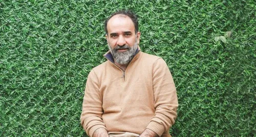 پیگیری روند درمان رضا امیرخانی توسط وزیر بهداشت با حاضر شدن در بیمارستان