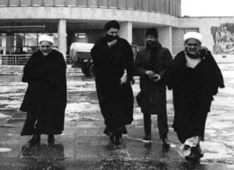 مدارک هویتی دکتر مصطفی چمران در روزهای تردد به آمریکا منتشر گردید