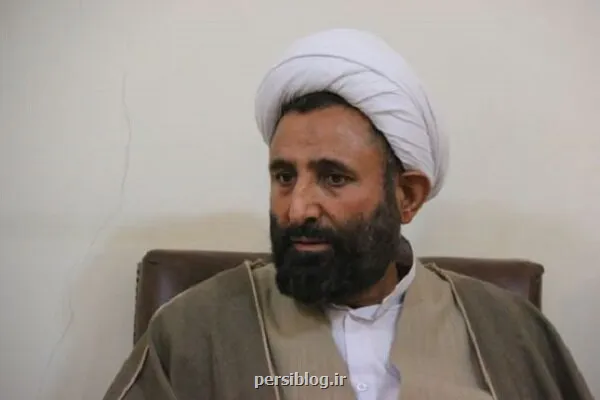 مشکلات معیشتی با انداختن توپ در زمین فرهنگ حل نمی شود