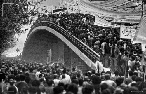 فرو رفتن در دهان نهنگ برای روایت انقلاب