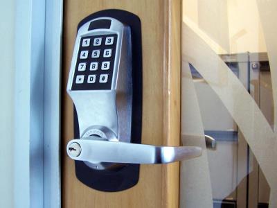 All you need to consider to choose a right locksmith